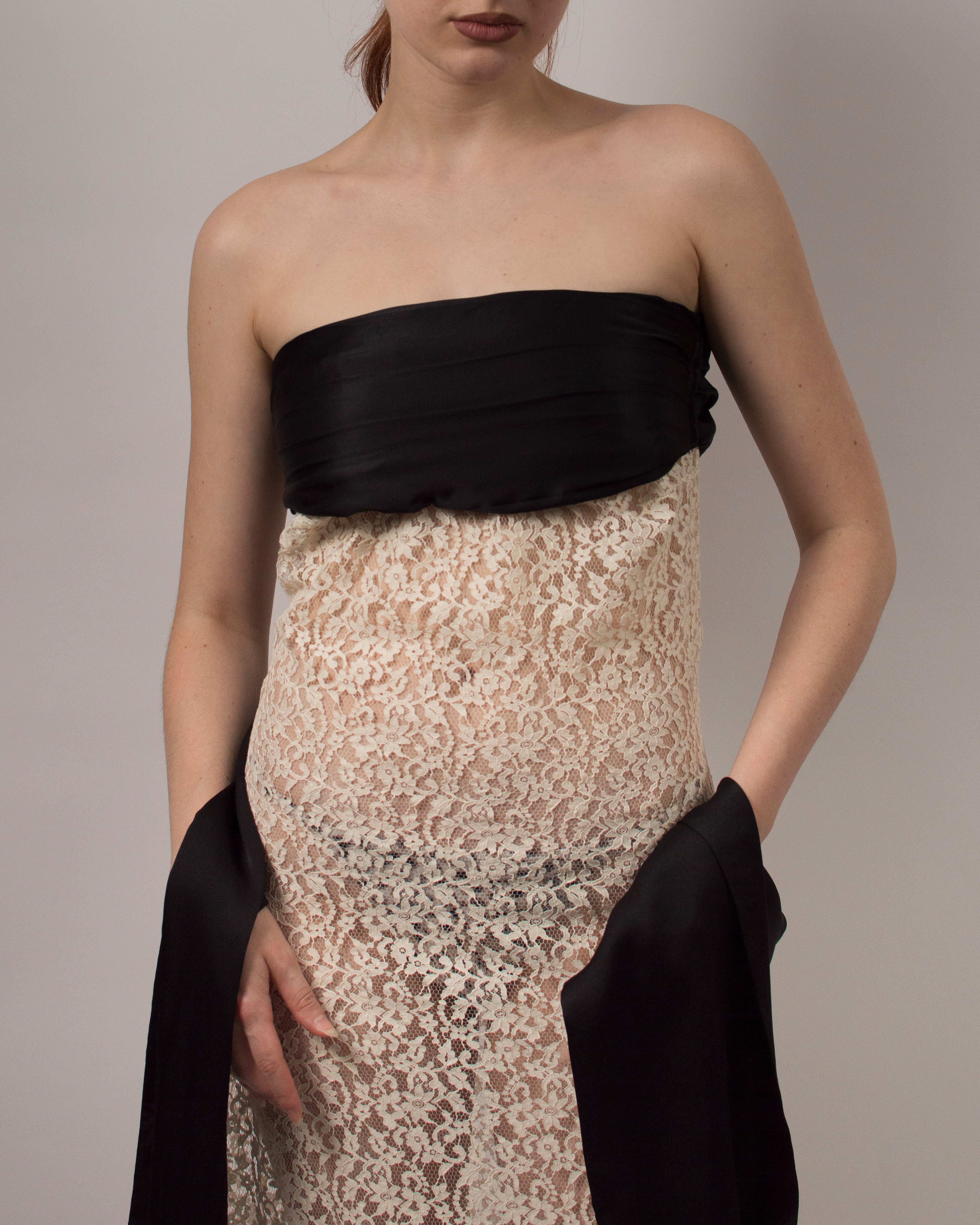 Cummerbund Dress in Lace - Sand White